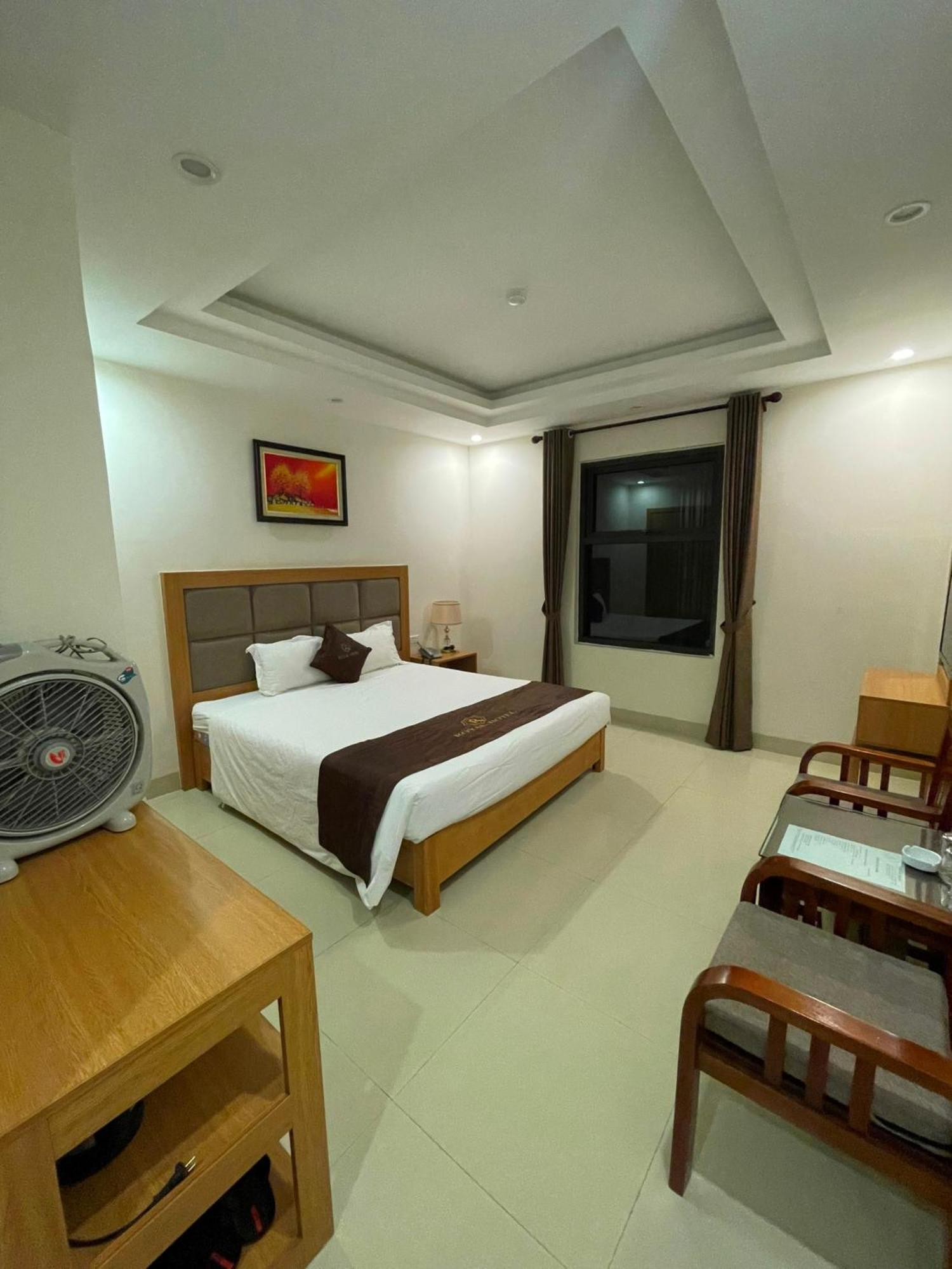Royal Hotel 岑山 外观 照片