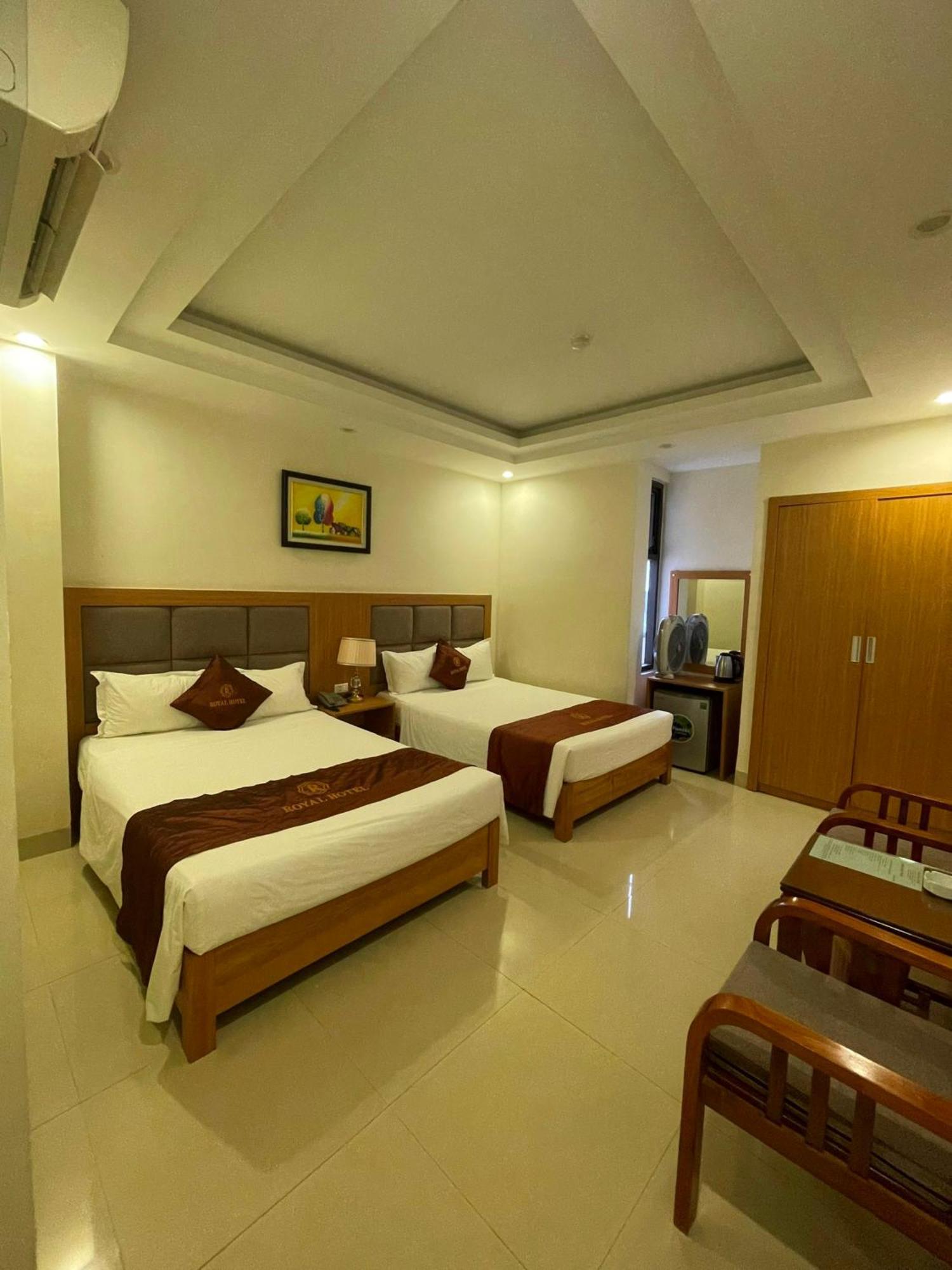 Royal Hotel 岑山 外观 照片