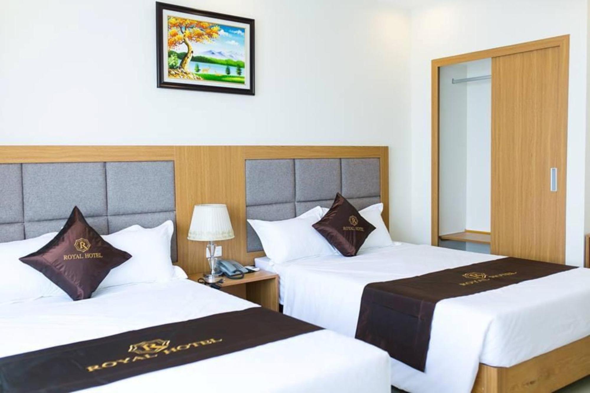 Royal Hotel 岑山 外观 照片