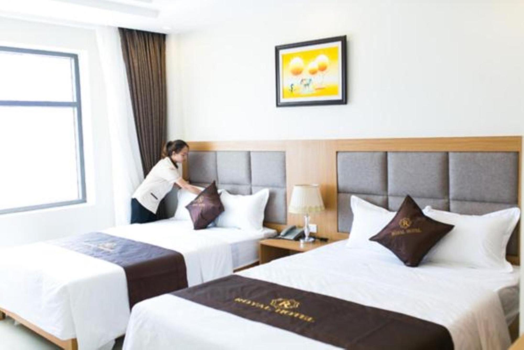 Royal Hotel 岑山 外观 照片