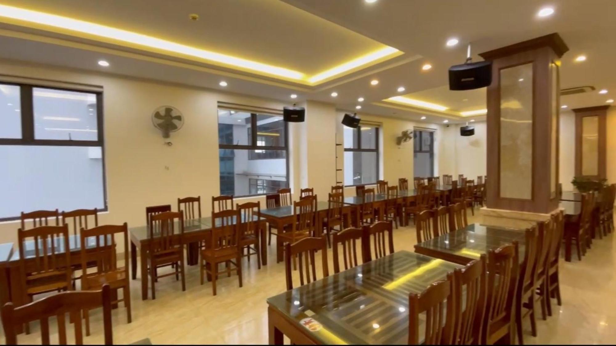 Royal Hotel 岑山 外观 照片