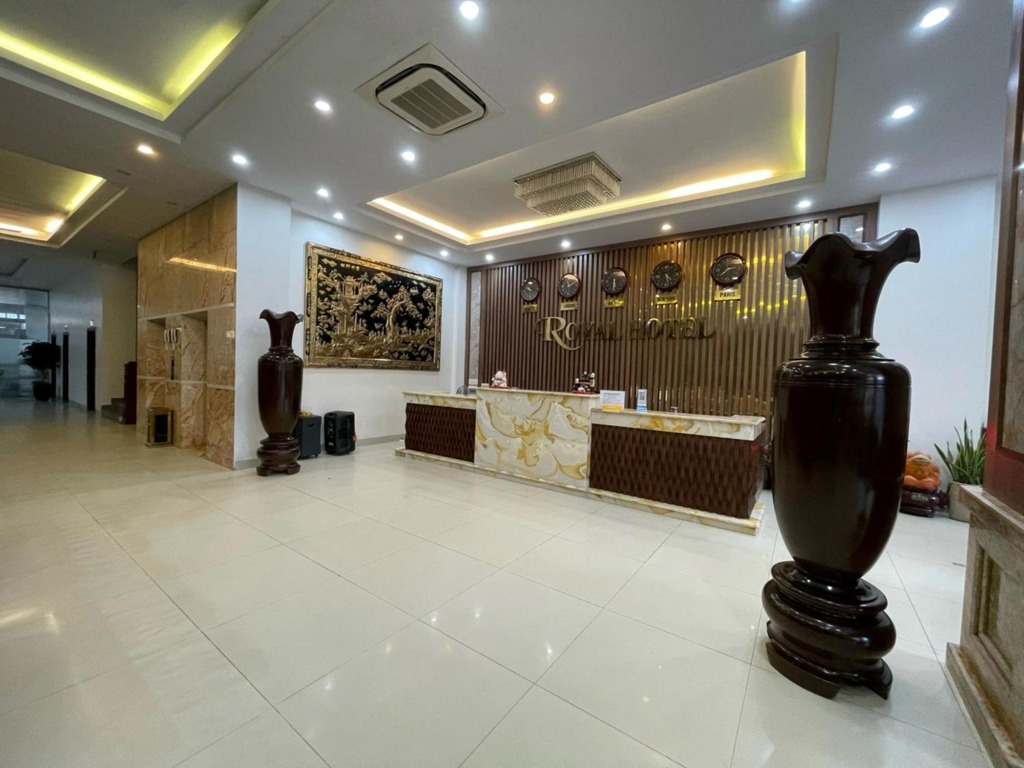 Royal Hotel 岑山 外观 照片