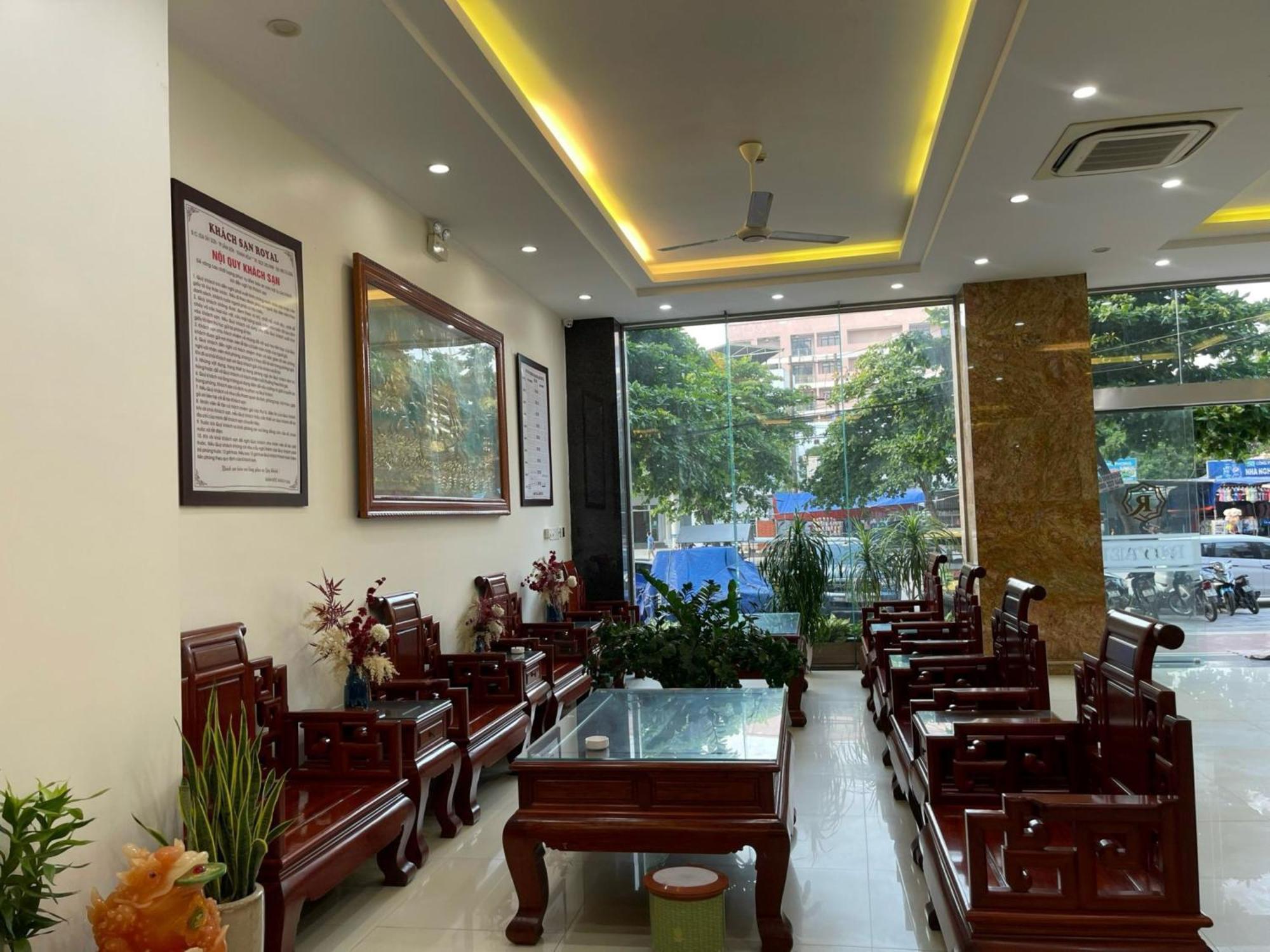 Royal Hotel 岑山 外观 照片