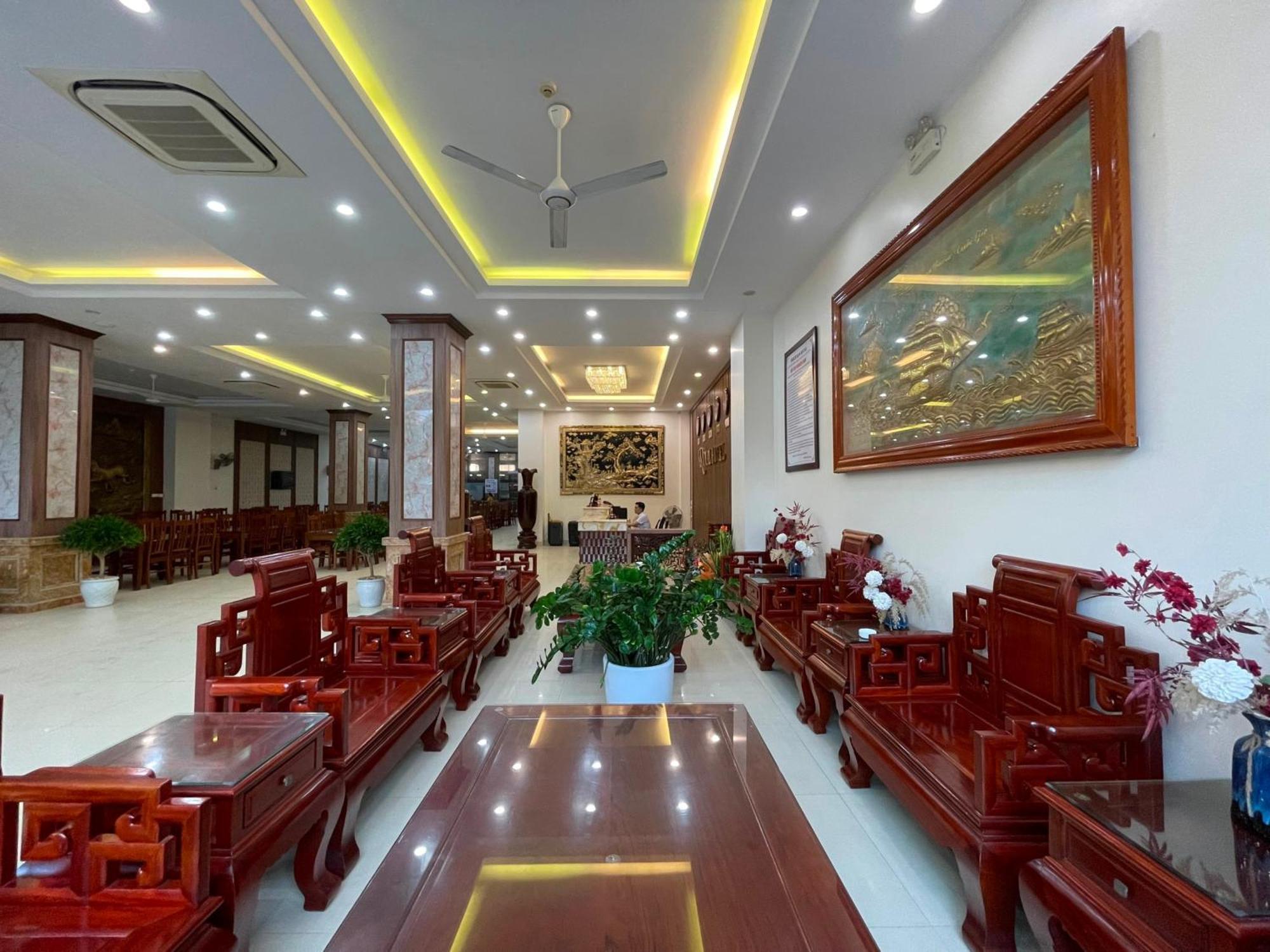 Royal Hotel 岑山 外观 照片