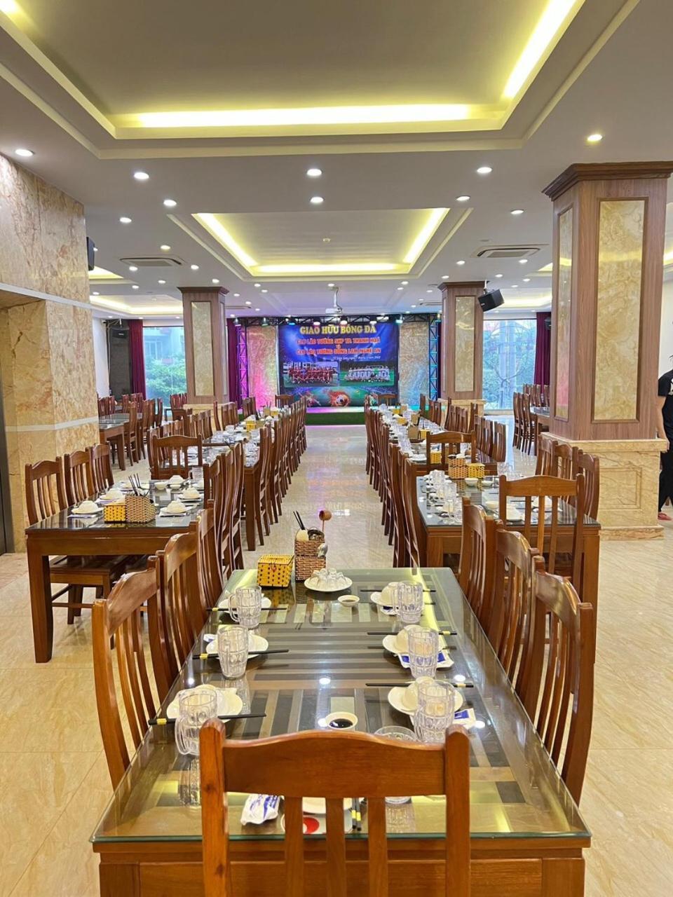 Royal Hotel 岑山 外观 照片