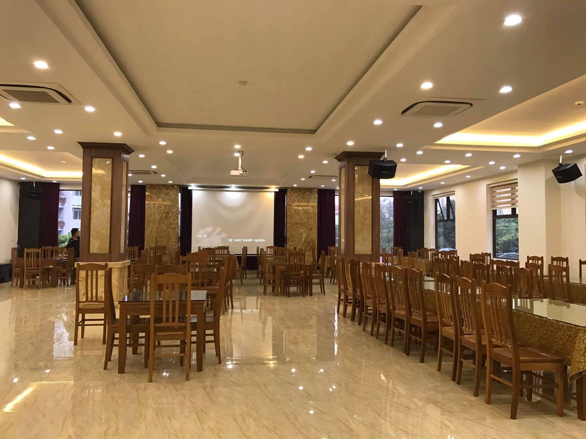 Royal Hotel 岑山 外观 照片