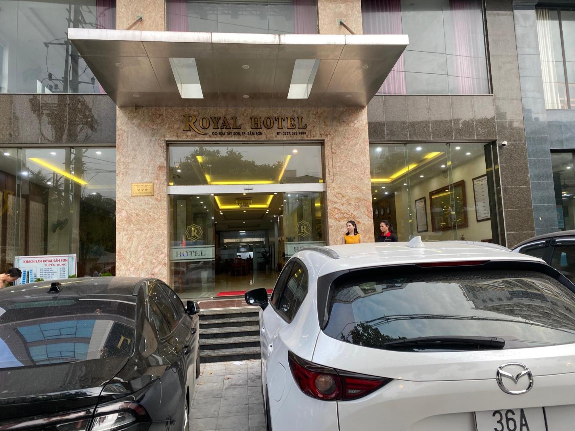 Royal Hotel 岑山 外观 照片