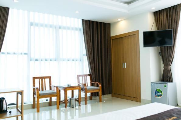 Royal Hotel 岑山 外观 照片