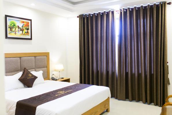 Royal Hotel 岑山 外观 照片
